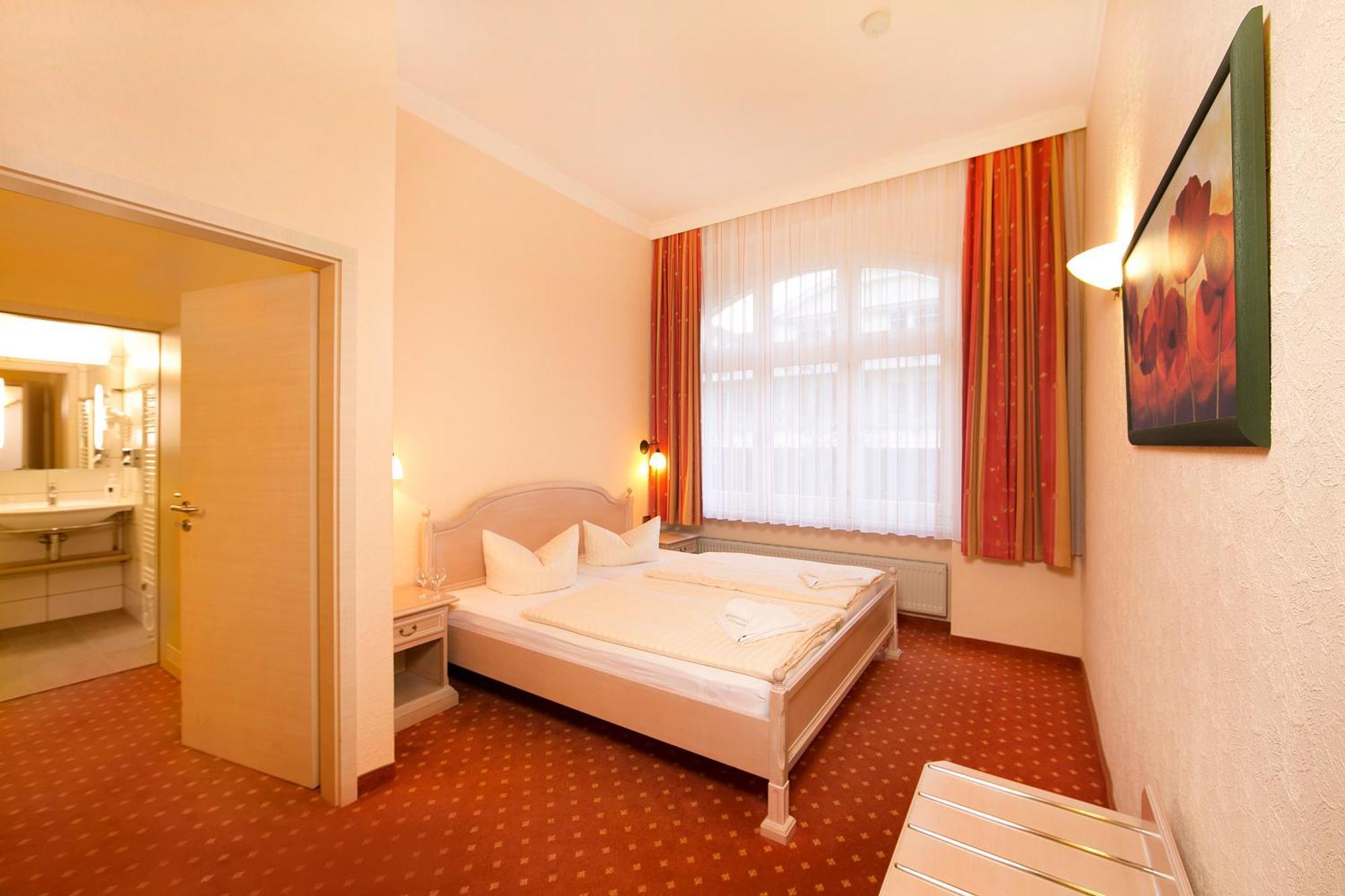 Hotel Duenenschloss Mit Private Spa 치노비츠 외부 사진
