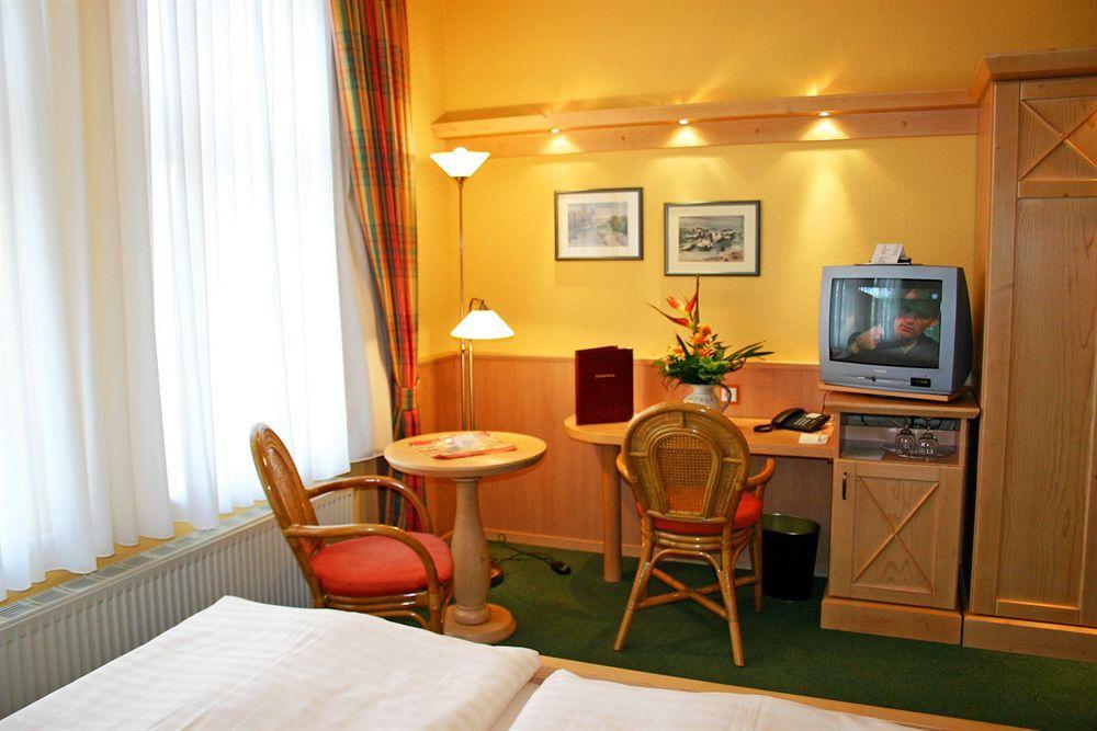 Hotel Duenenschloss Mit Private Spa 치노비츠 외부 사진