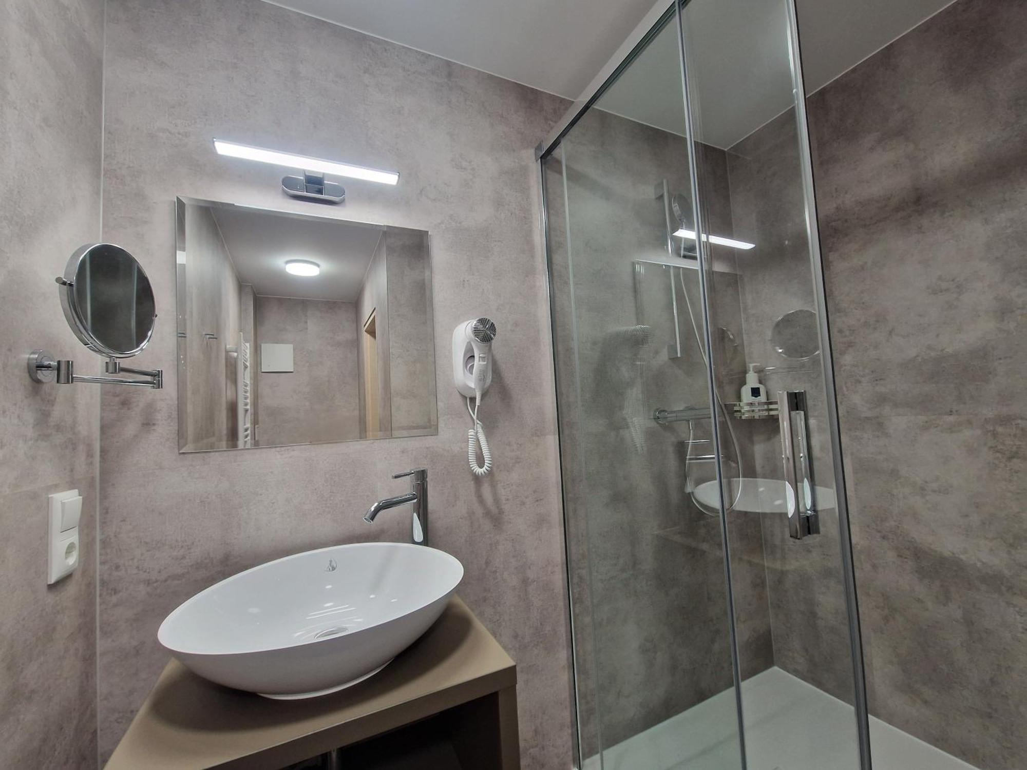 Hotel Duenenschloss Mit Private Spa 치노비츠 외부 사진