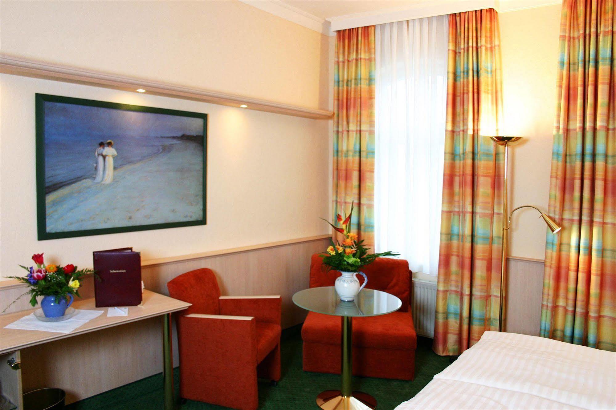 Hotel Duenenschloss Mit Private Spa 치노비츠 외부 사진