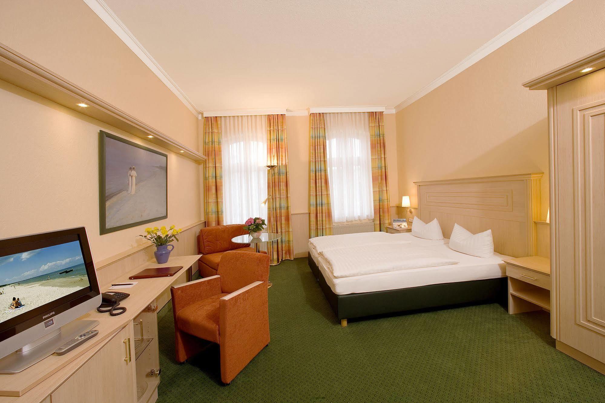 Hotel Duenenschloss Mit Private Spa 치노비츠 외부 사진
