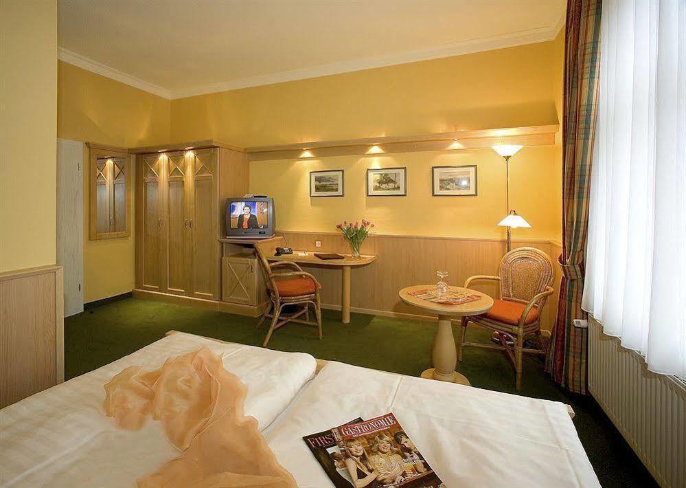 Hotel Duenenschloss Mit Private Spa 치노비츠 외부 사진